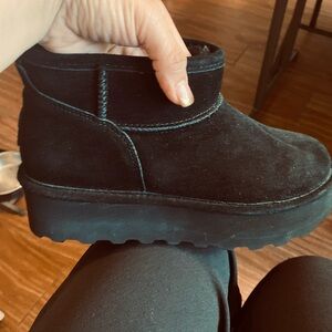 BearPaw Black Women's Winter Boots